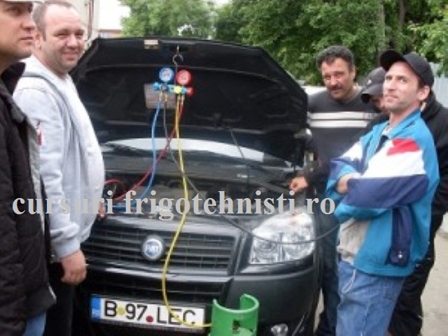 Am invatat sa incarcam cu R134a un aer conditionat auto la practica.jpg