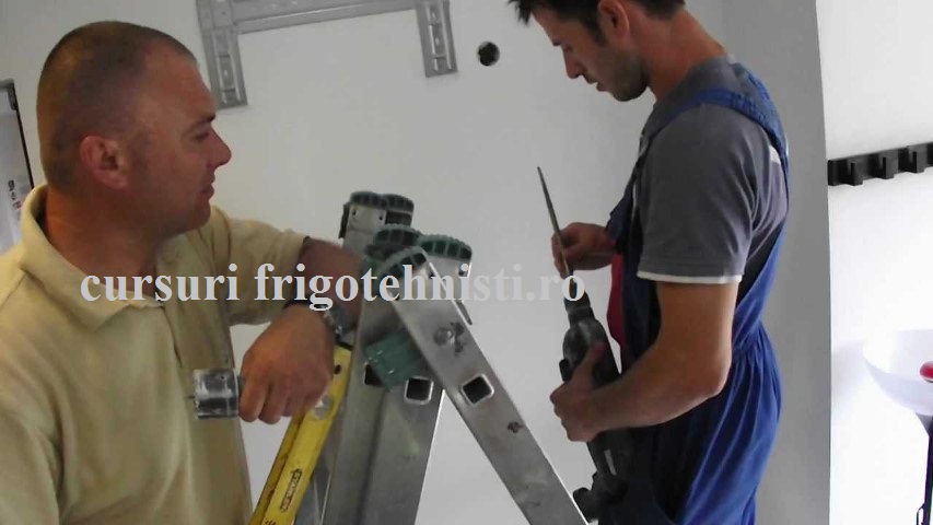 Practica montam un aer conditionat 12000 BTU (Small).jpg