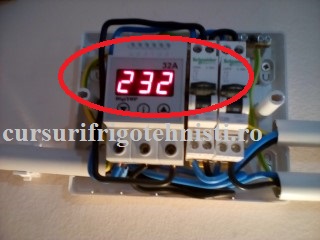senzorul cu doua functii voltmetru si senzor.jpg