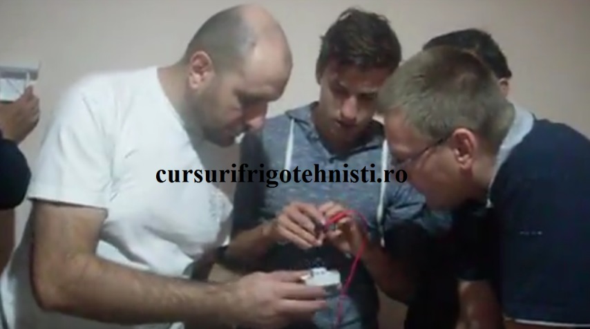 folosim un aparat de masura sa verificam rezistenta electrica.jpg