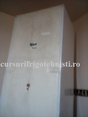 Am demontat condensatorul frigiderului.jpg