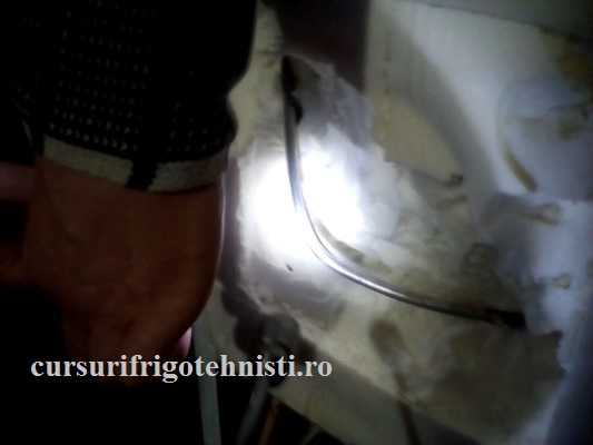 apiratie gaurita plina de pori viciu de fabricatie.jpg