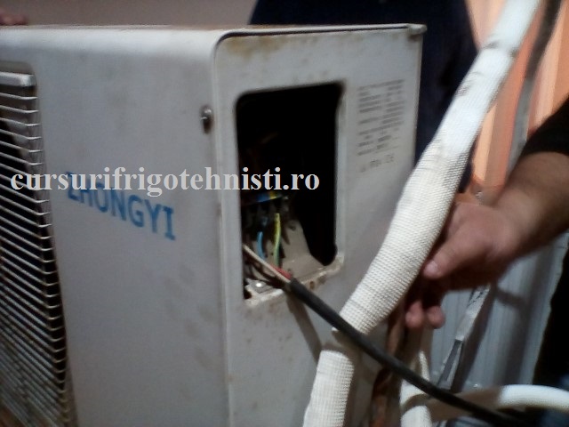 stim sa legam aerul conditionat in poya unitatea externa .jpg