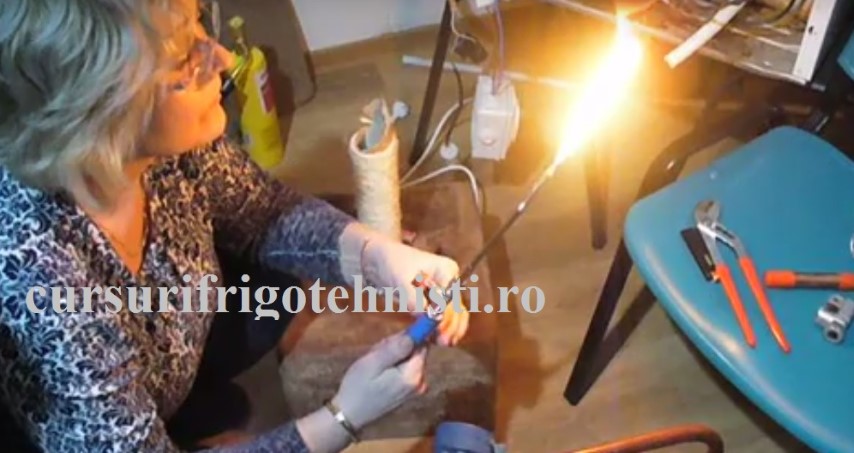 Aprindere brener pentru sudura frigider (Small).jpg