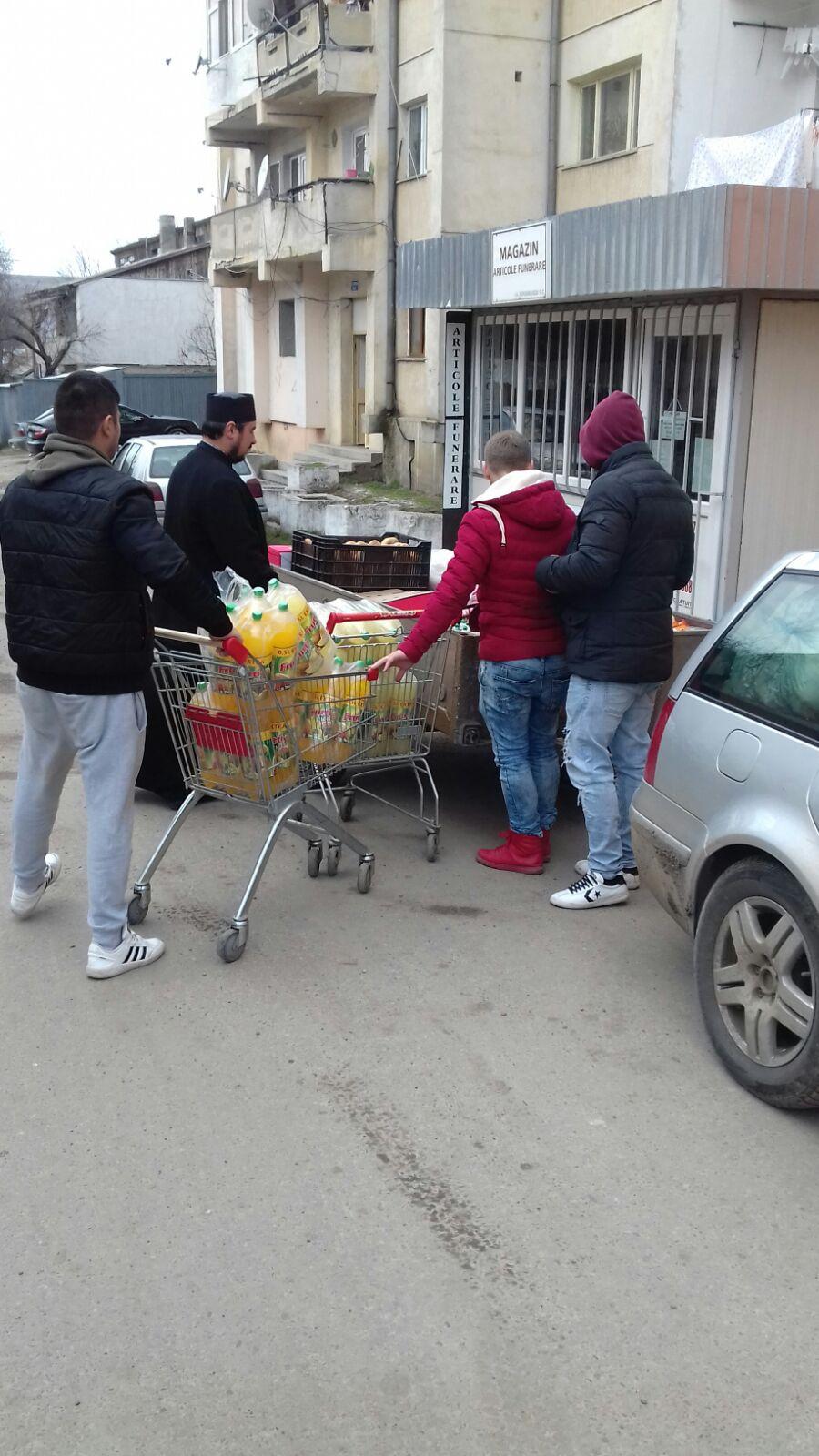 tot la cumparaturi pentru copii si batrani abandonati.jpg