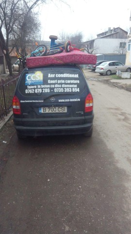 Cristi a fost cu masina lui plina ochi.jpg