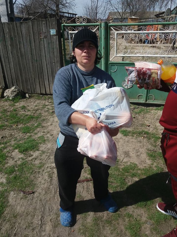 Aici este Aurica fata care prin felul în care se bucura la făcut pe cumnatul meu sa plângă (în prima tura ) și nici acum nu mai avea mult..jpg