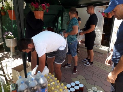 incarcam pachete pentru copii  (Mobile).jpg