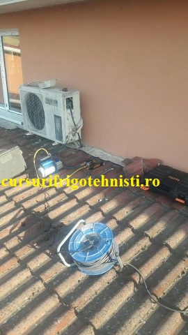 servisare UE freon r410A.jpg