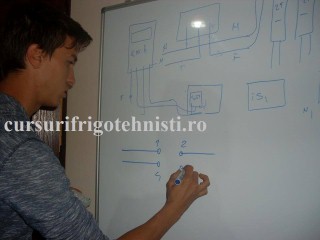 schema aprindere lampi cu comutator cap scara (Mobile).jpg