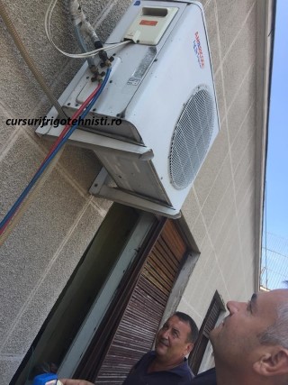 Montaj aer conditionat dupa 3 luni de scoala 12000 BTU R410A (Mobile).jpg