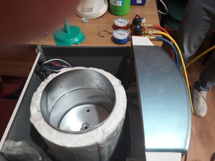 agregat frigorific cu r134a cuva de racire a apei .jpg