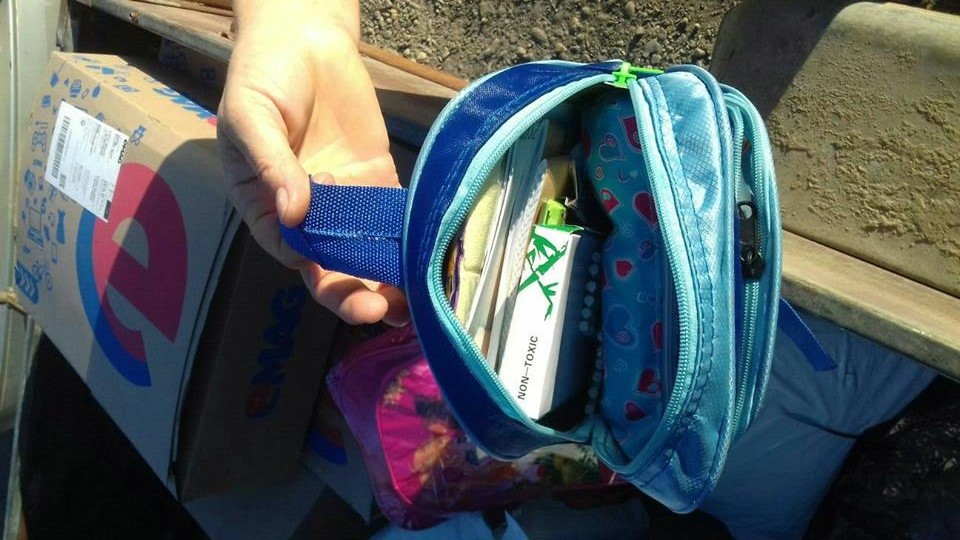 Un ghiozdan complet echipat.jpg