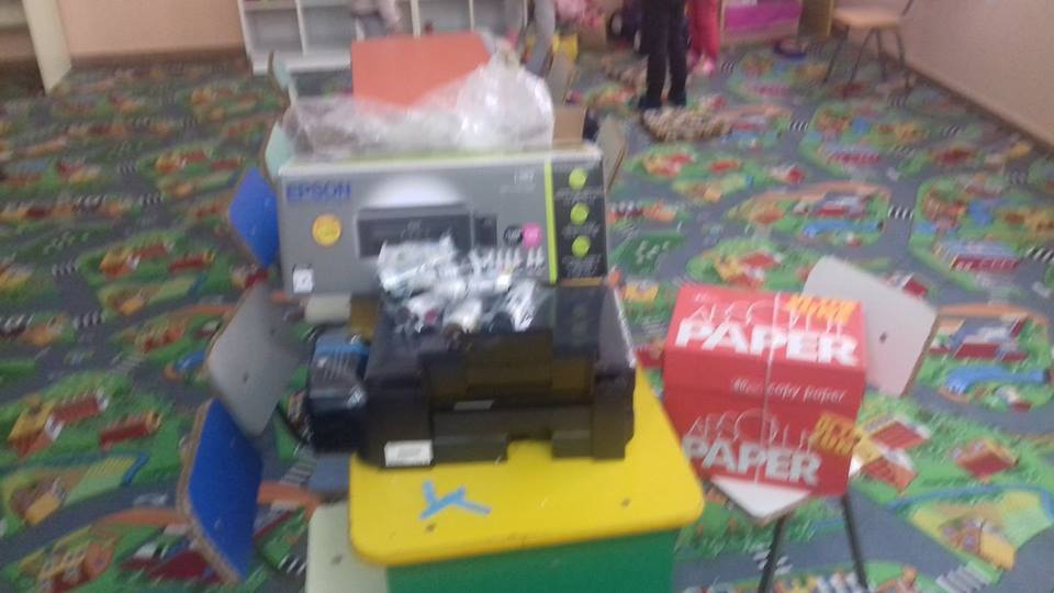 Am trimis o imprimanta noua nouta si 5 topuri de coli .jpg