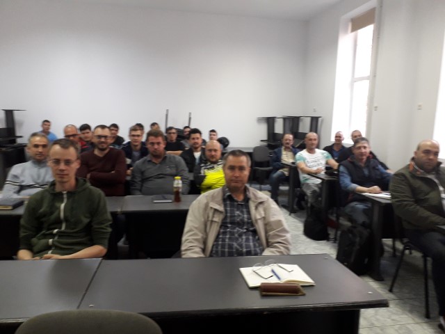 gr 11 electricieni desch curs 2.jpg