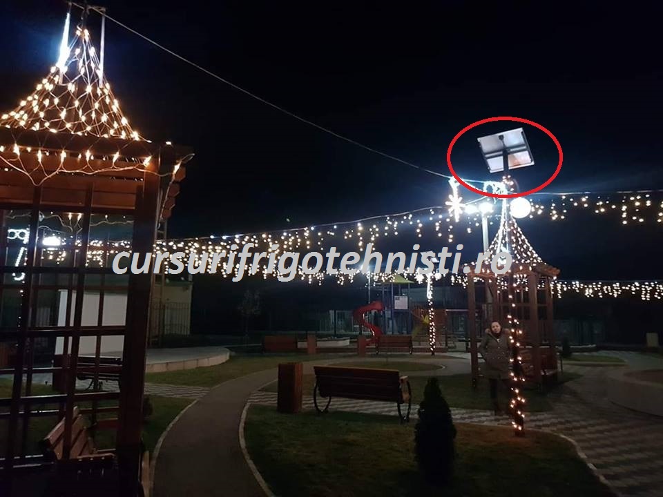 Panou fotovoltaic si iluminat cu leduri .jpg