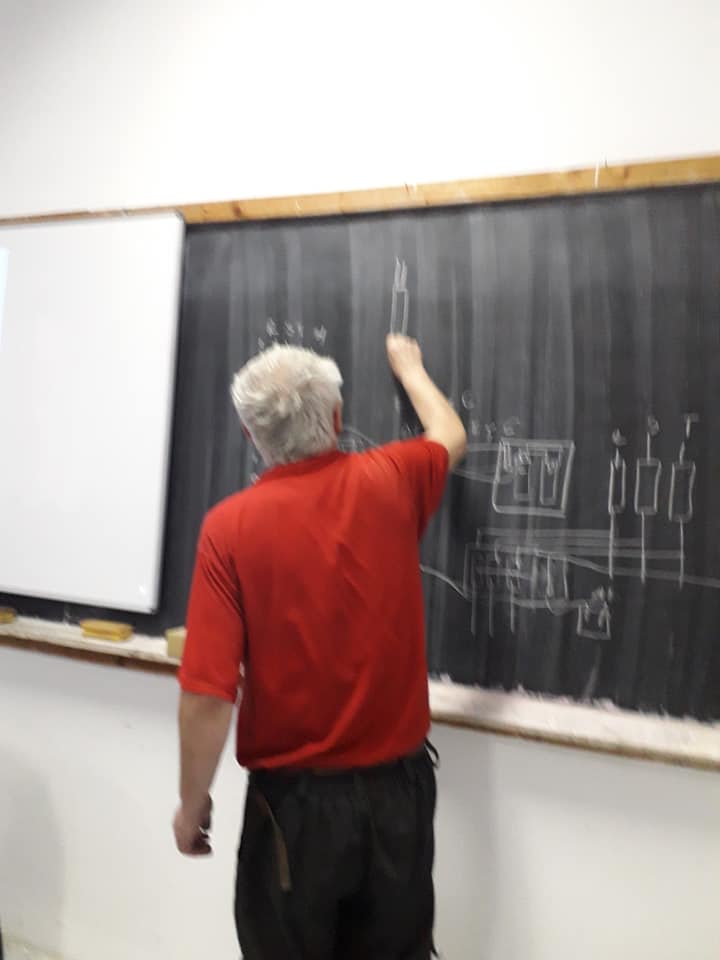 53392932_2080903878624811_275237086469029888_n.jpg