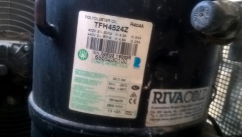 masina frigorifica cu freon R404A.jpg