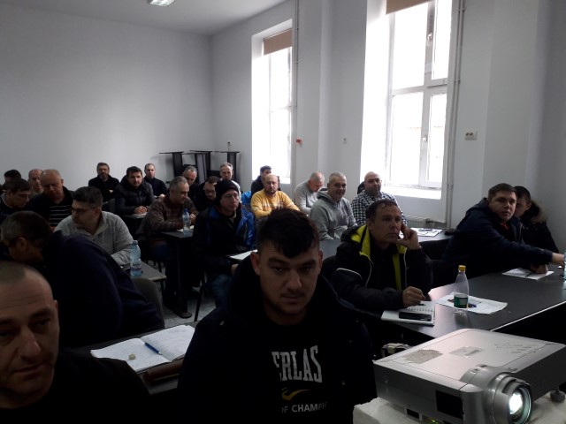 Sala plina la sisteme fotovoltaice.jpg