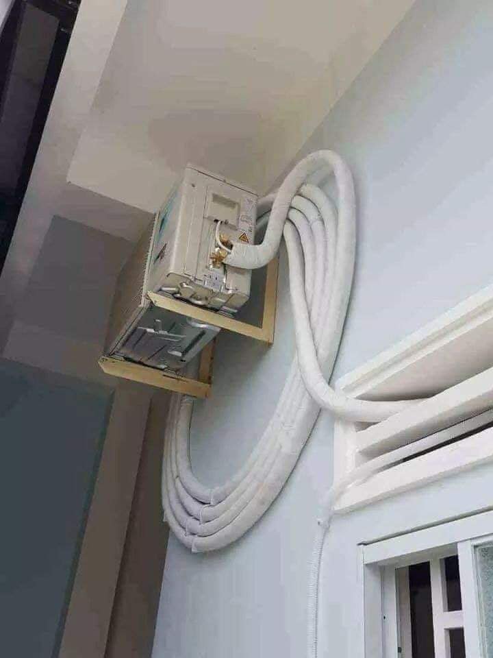 aER CONDITIONAT UNITATEA EXTERNA , CAPCANA DE ULEI.jpg