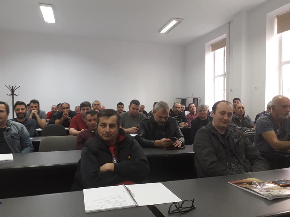 grupa 12 electricieni.jpg