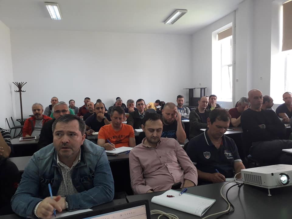grupa 12 electricieni , calcule caderi de tensiune.jpg
