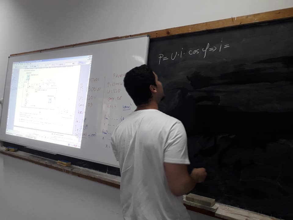 61580983_2214221485293049_3220276730904182784_n.jpg