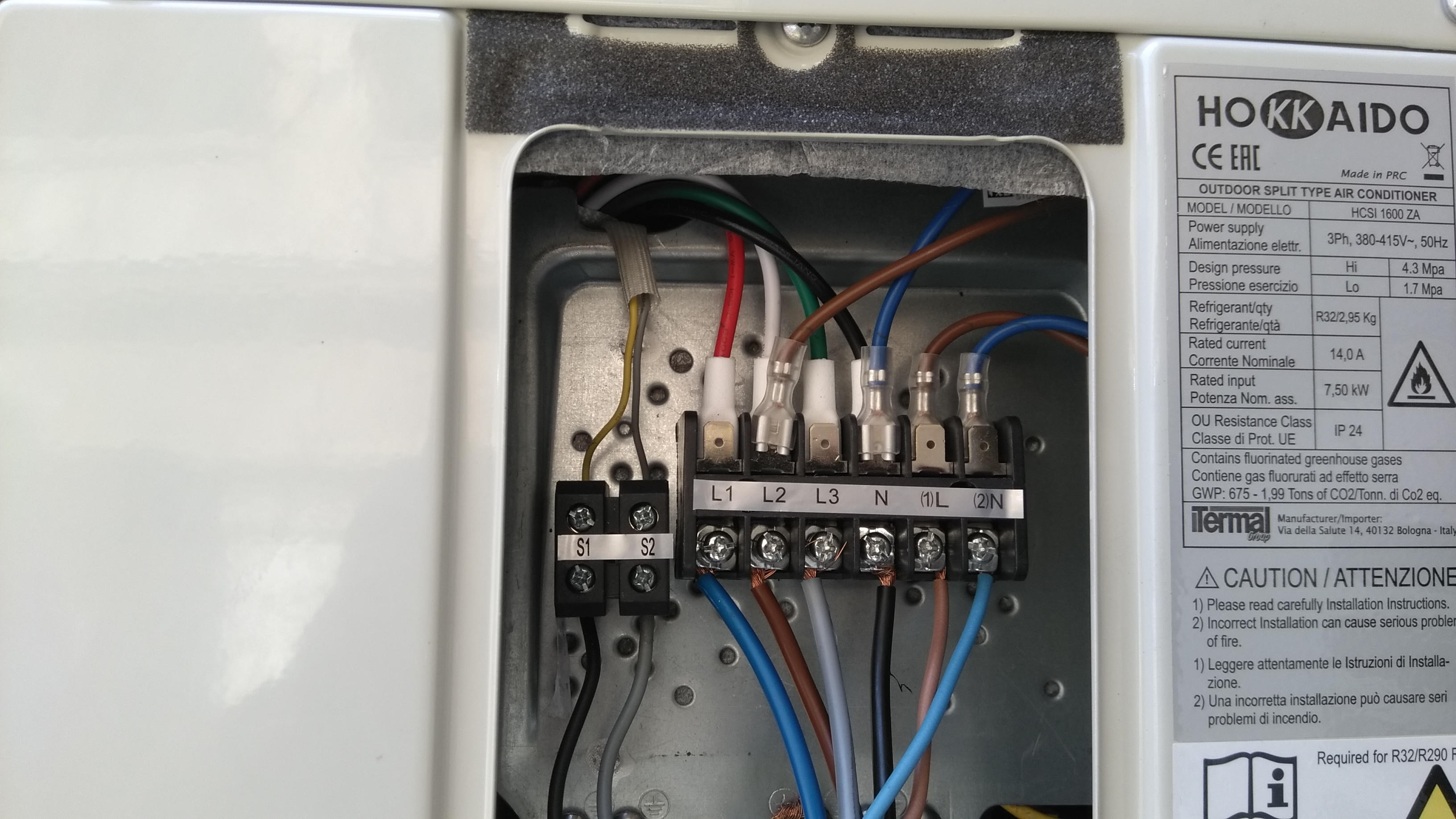 unitate externa R32 compresor trifayat legata gresit.jpg