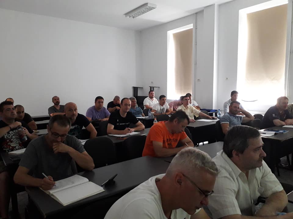 clasa plina de electricieni care invata ce este puterea reactiva Q.jpg