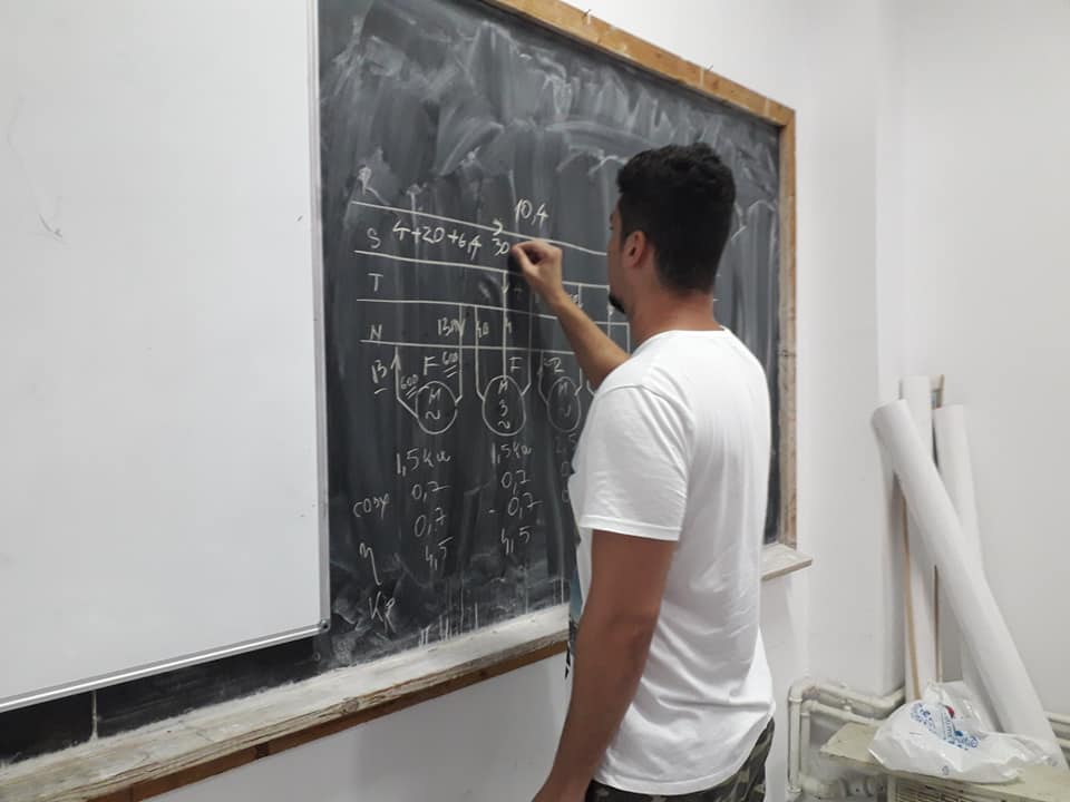 66172071_2272045566177307_5748455847546060800_n (1).jpg