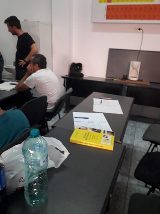 O zi de curs pe banca Manualul electricianului i  (Mobile).jpg