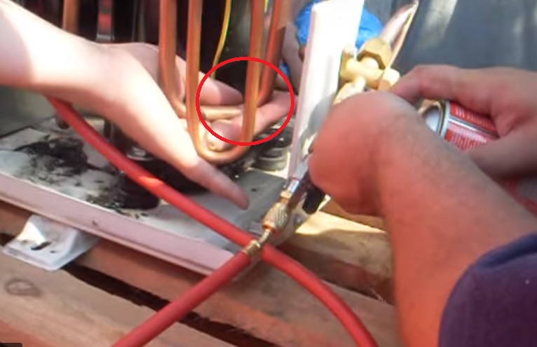 conducta refulare compresor fisurata.jpg