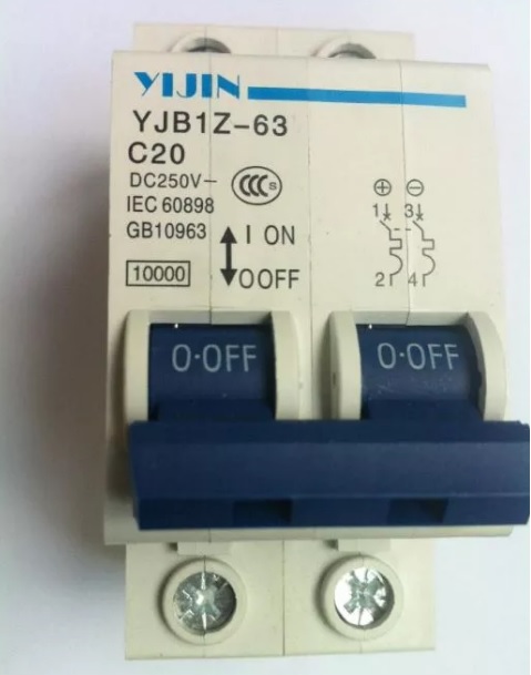 sistem fotovoltaic disjunctor curent continuu I=20A.jpg