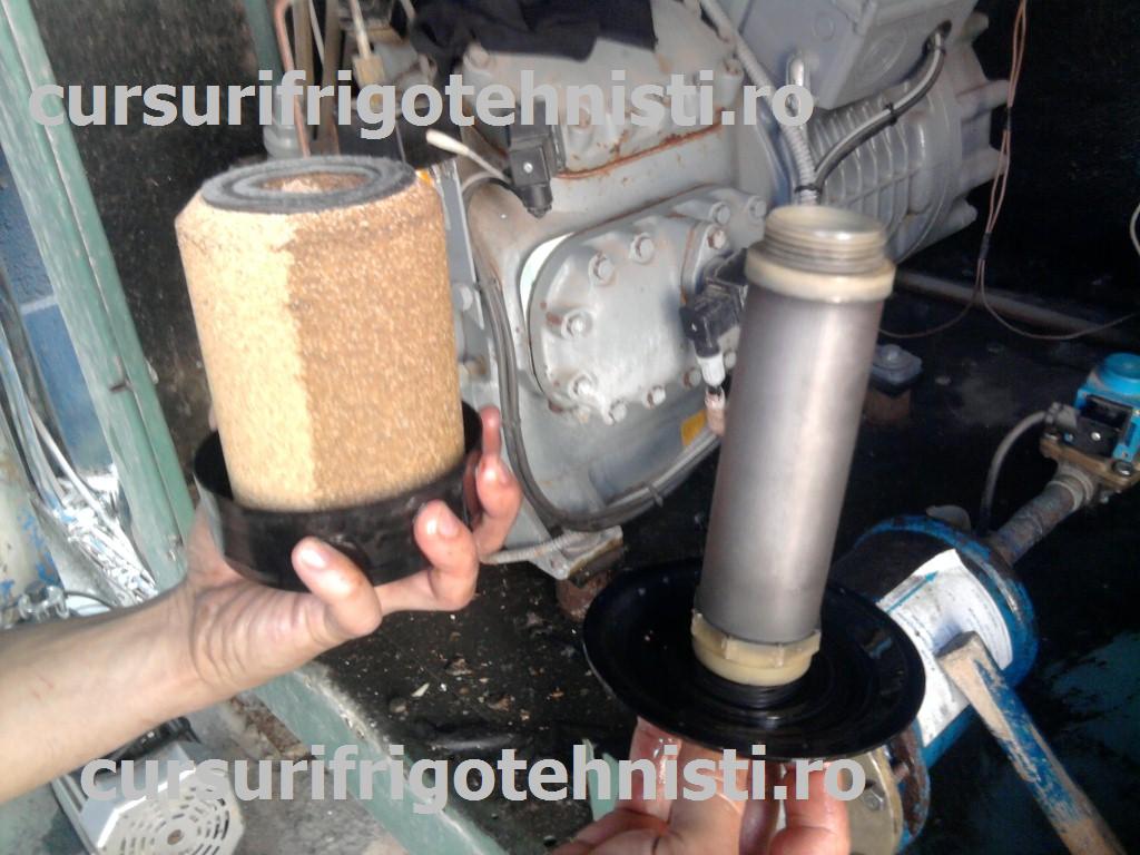 Filtru si suportul interior.jpg