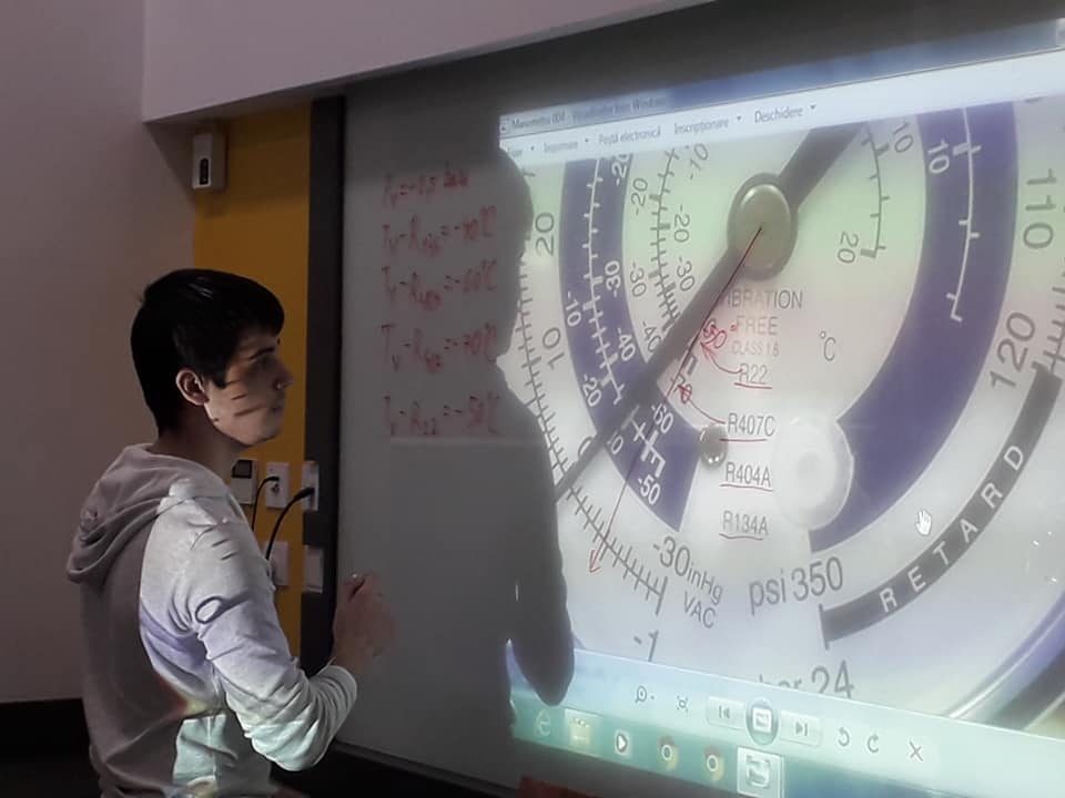 Manometru de joasa citim presiunea de vaporiyare.jpg