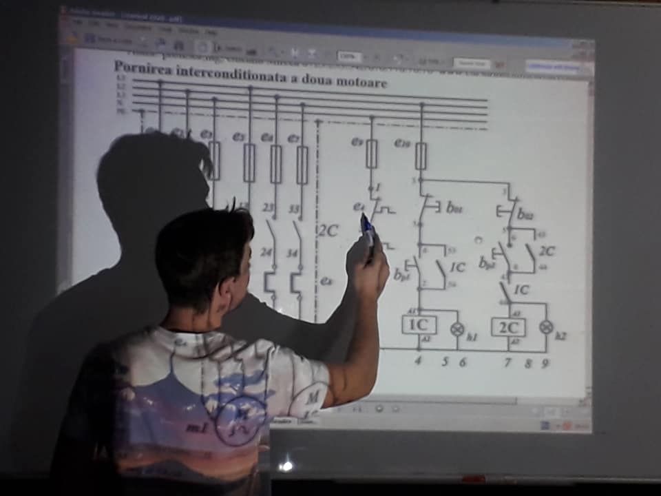 asincron trifazat contactoare partea de forta si partea de comanda  .jpg