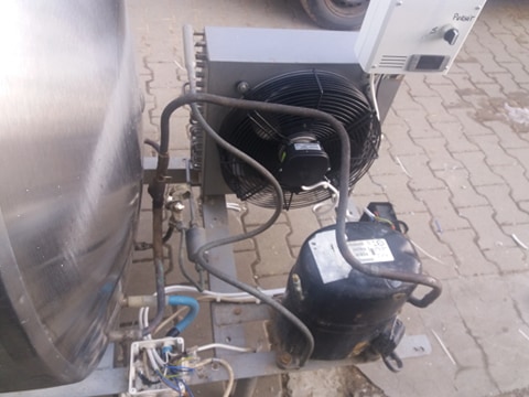 compresor si condensator tank racire lapte .jpg