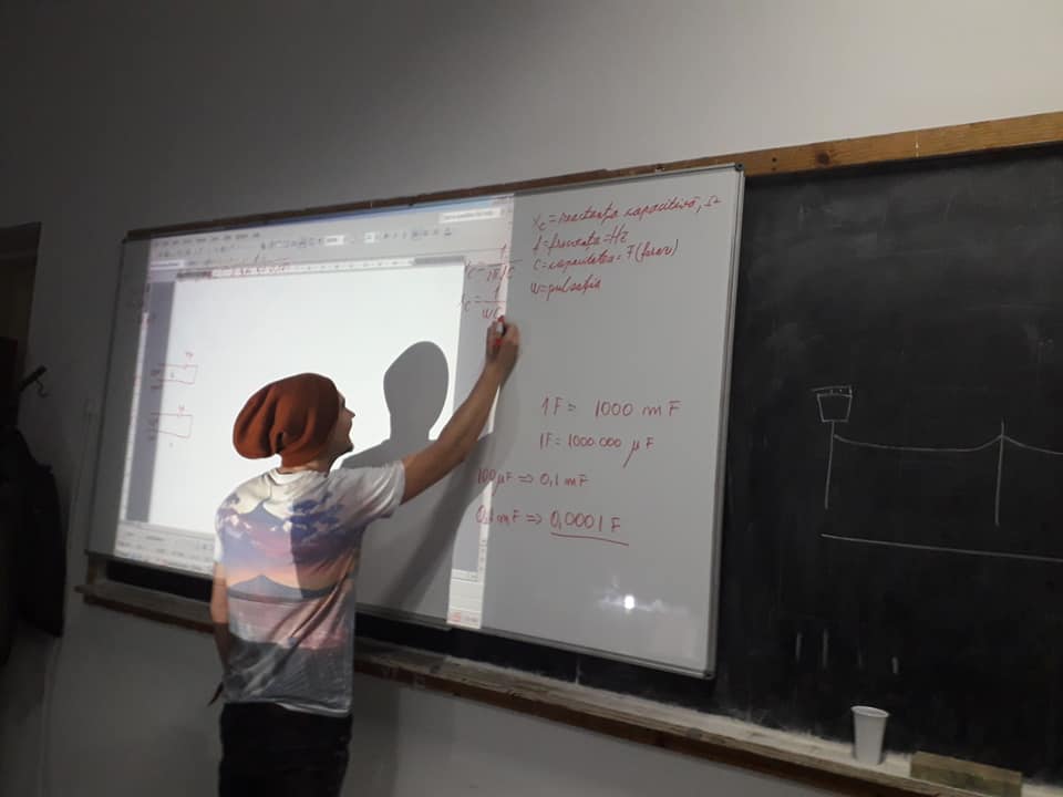 reactanta capacitiva C=o,3mF U=230V f=50Hz.jpg