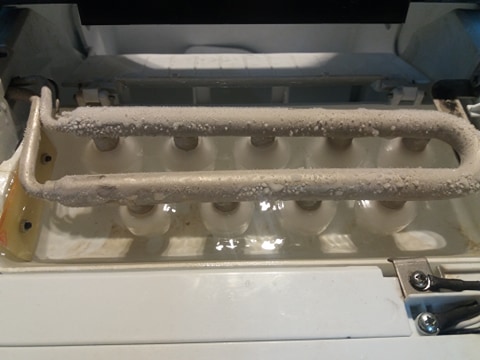 traseul frigorific plin de mizerie.jpg