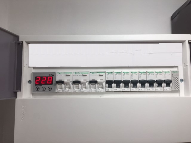 tablou electric monofazat U=230V disjunctoare tip B.jpg