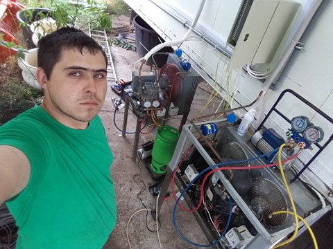 camera refrigerare incarcare cu freon.jpg