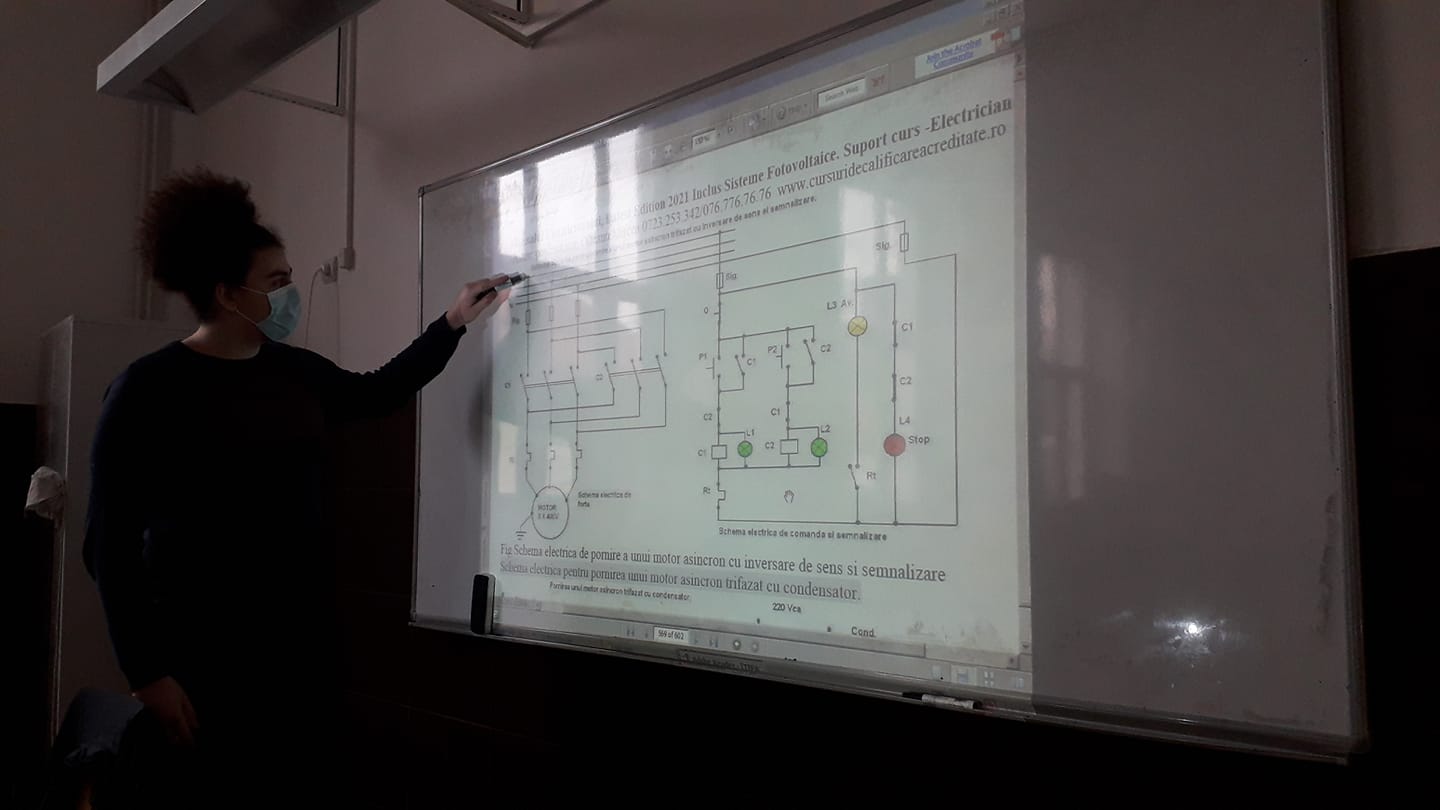 schimbare sens rotatie asincron trifayat cu semnalizari.jpg