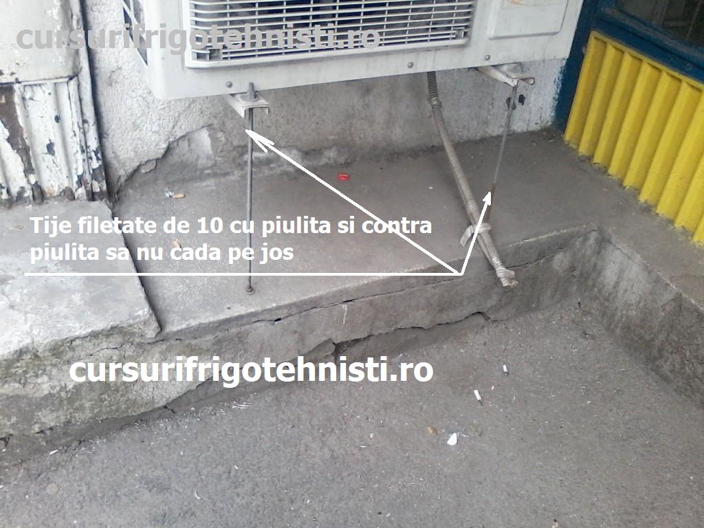 AC sustinut cu tije filetate.jpg