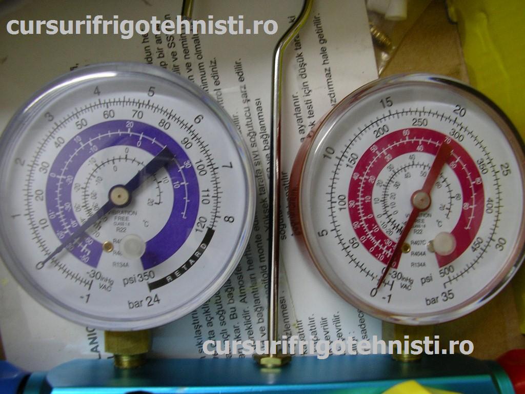 Bateria de manometre  006 (Custom).jpg