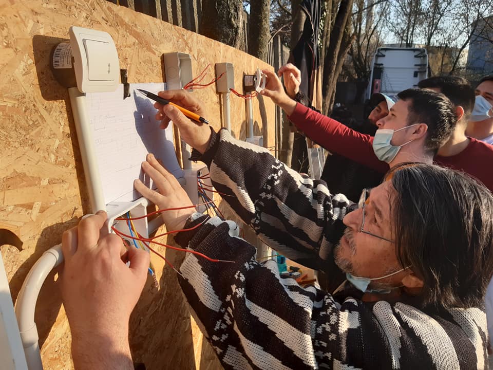 REALIYARE CIRCUIT DE ILUMINAT.jpg