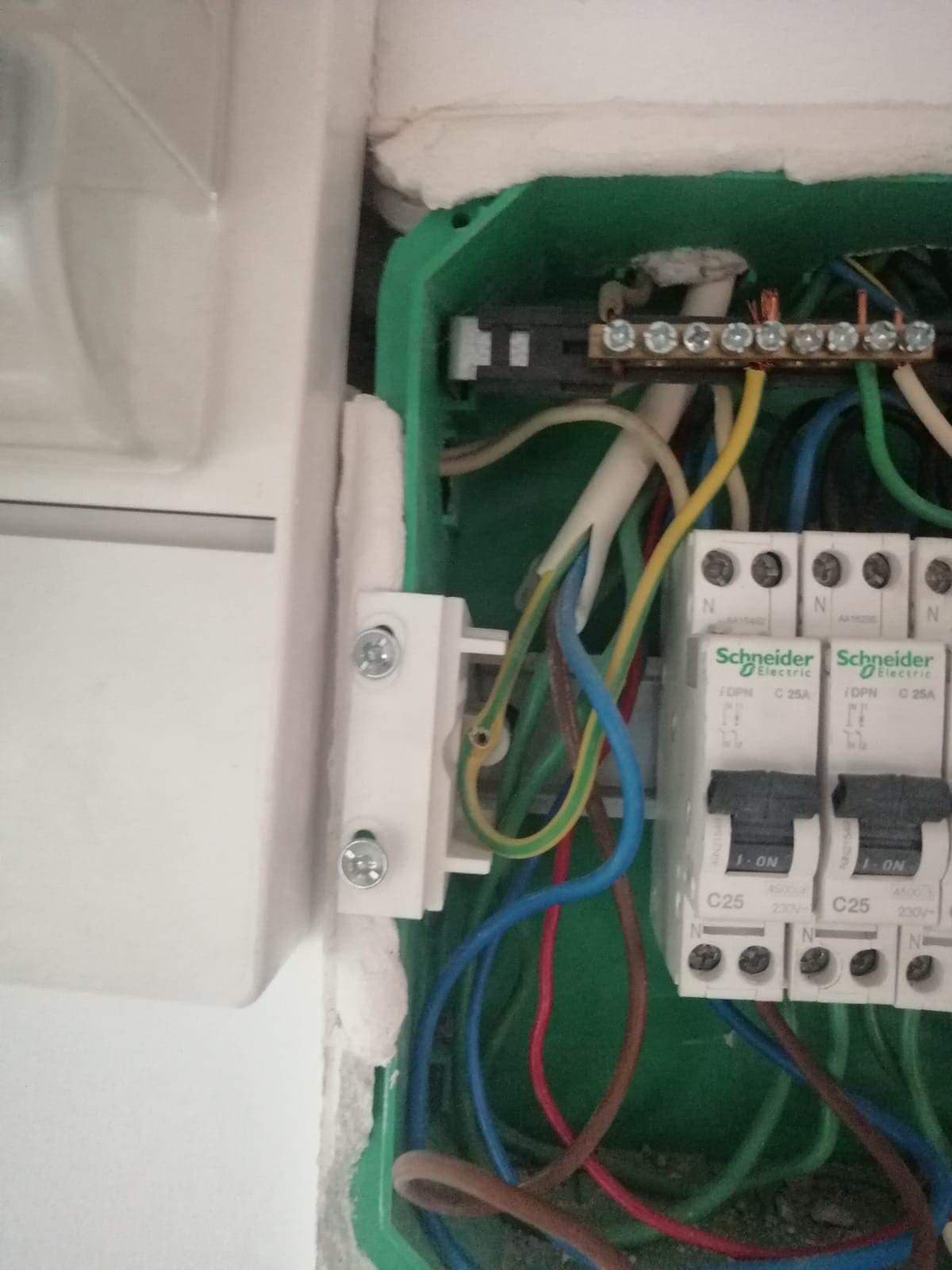 disjunctoare curba C25 sa tina.jpg