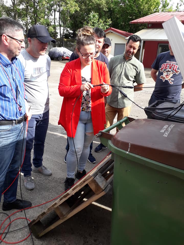 conectori MC4 legam panourile in paralel.jpg