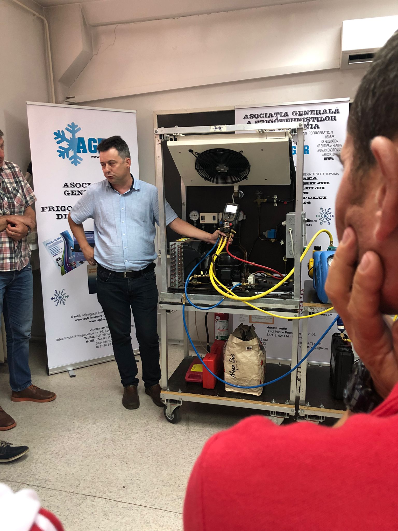 Prezentare aparatura.jpeg